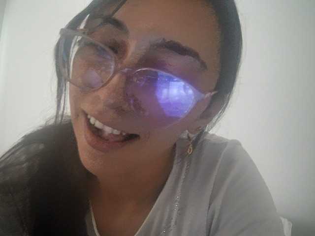 Creamymature live cam on BongaCams