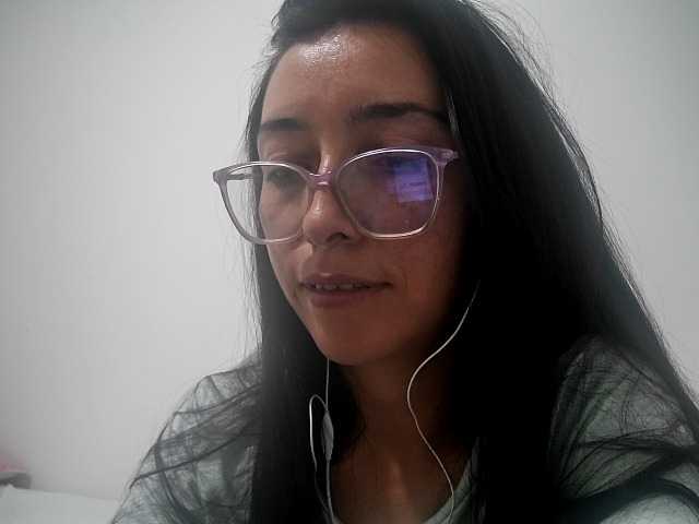 Creamymature live cam on BongaCams