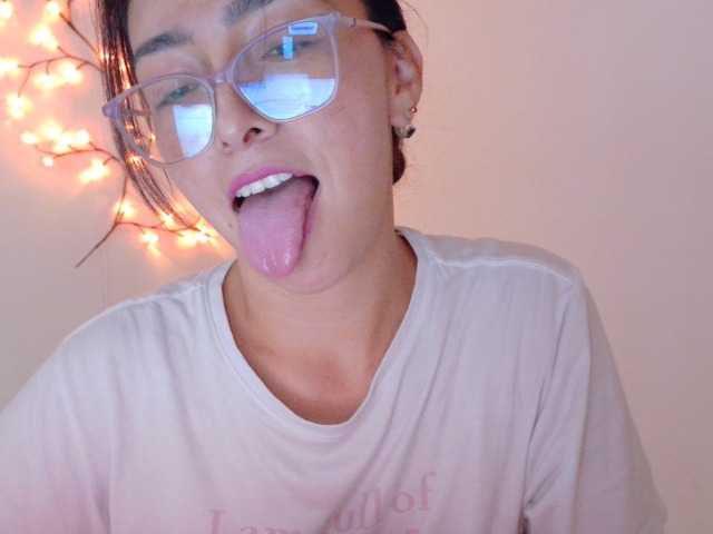 Creamymature live cam on BongaCams