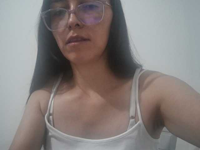 Creamymature Live Cam on BongaCams