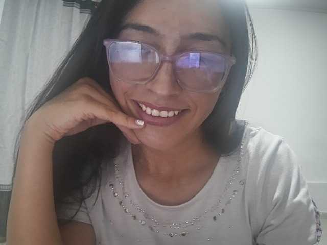 Creamymature live cam on BongaCams