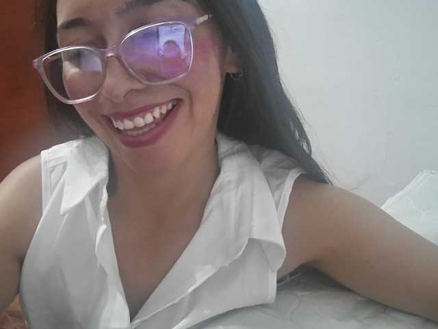 Creamymature live cam on BongaCams