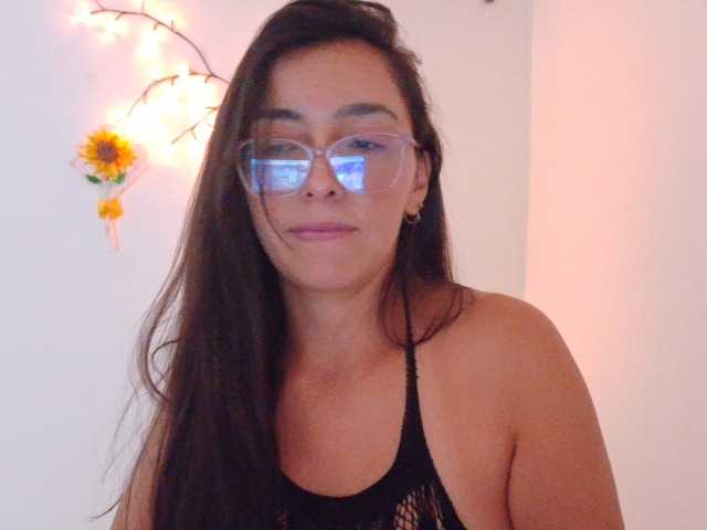 Creamymature live cam on BongaCams
