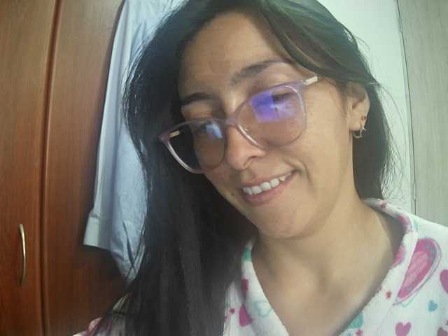 Creamymature live webcam show
