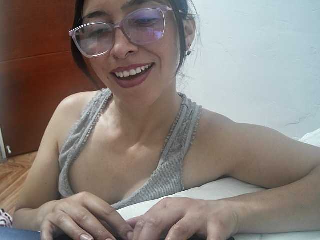 Creamymature live cam on BongaCams