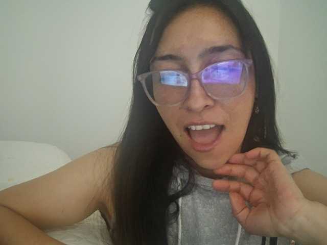 Creamymature live cam on BongaCams