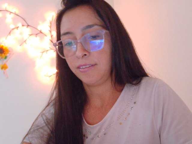 Creamymature live cam on BongaCams