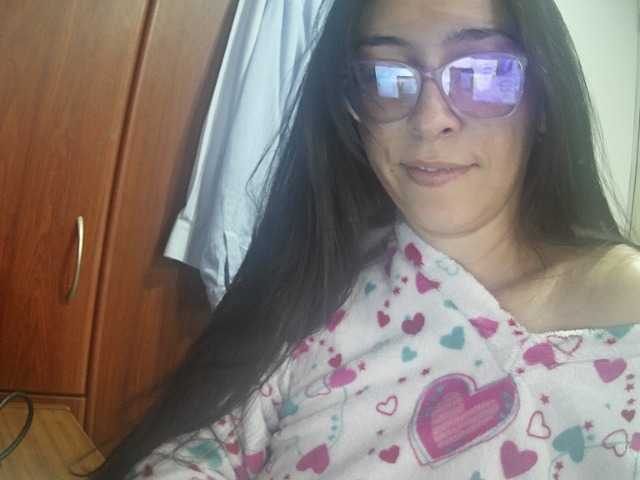 Creamymature live webcam show