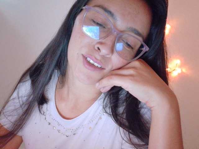 Creamymature live cam on BongaCams