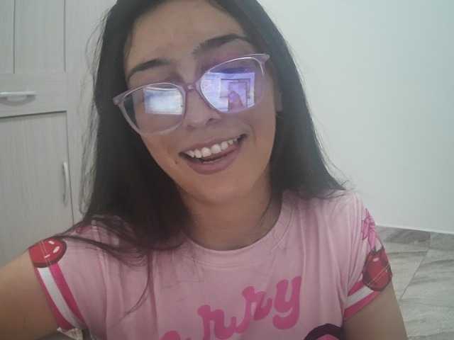 Creamymature live cam on BongaCams