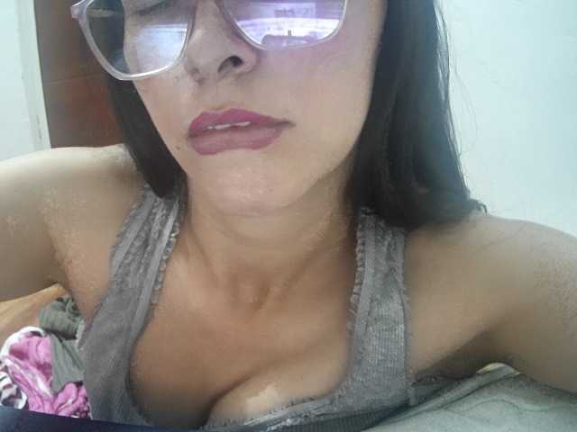 Creamymature live cam