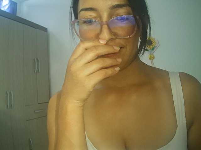 Creamymature live cam on BongaCams
