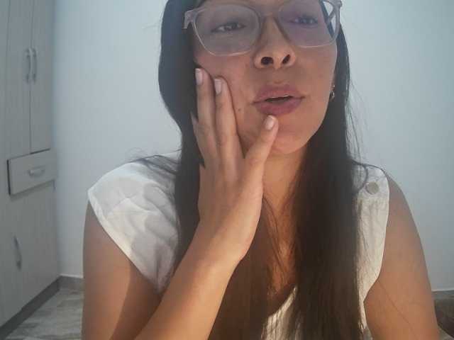 Creamymature live cam on BongaCams
