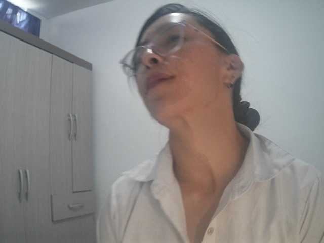 Creamymature live cam preview
