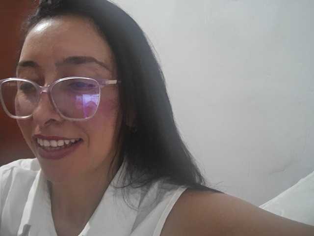 Creamymature live cam on BongaCams