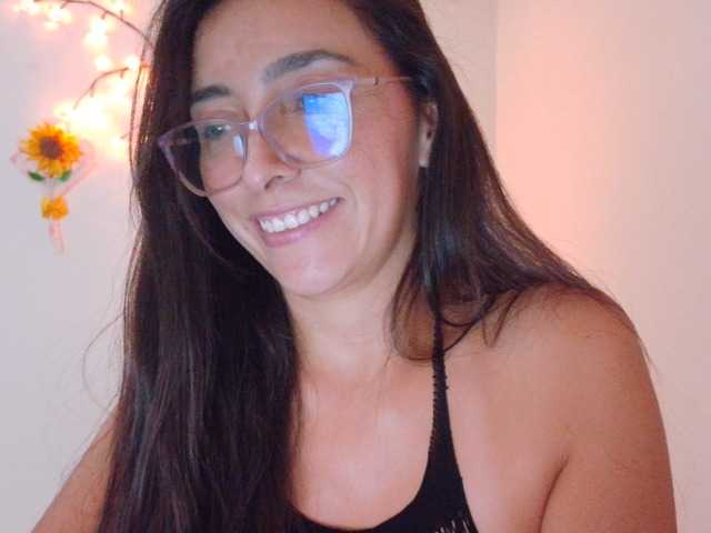 Creamymature live cam on BongaCams