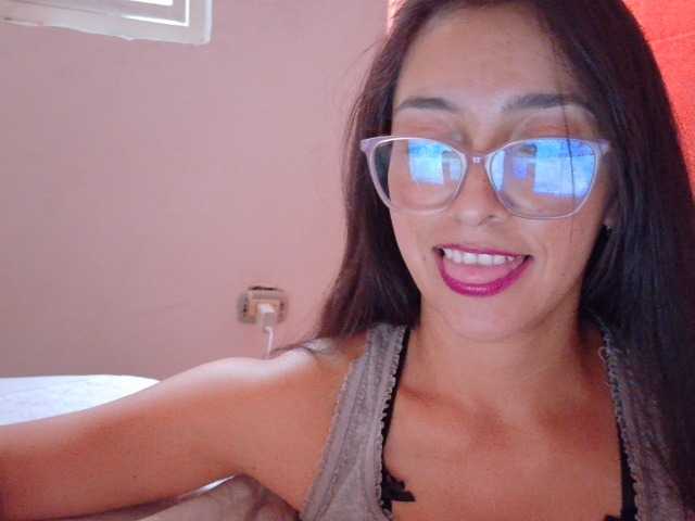 Creamymature live cam on BongaCams