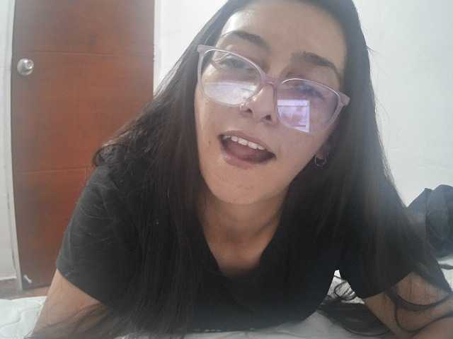 Creamymature live cam on BongaCams