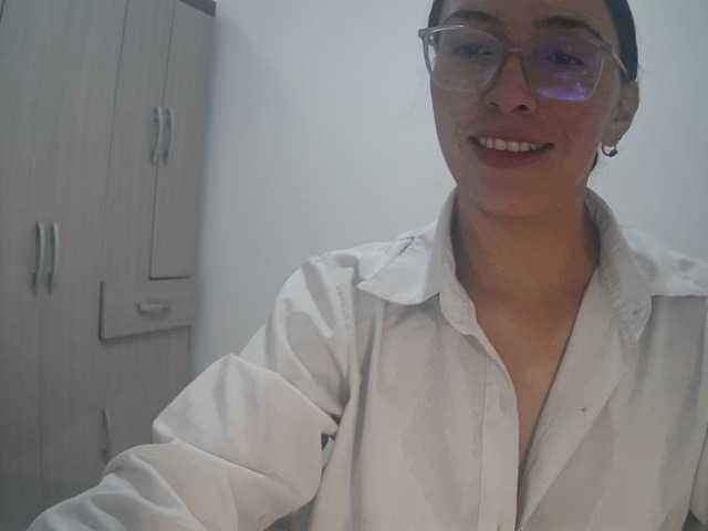 Creamymature live cam preview