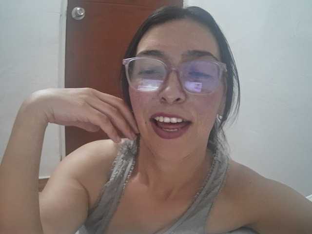 Creamymature live cam on BongaCams