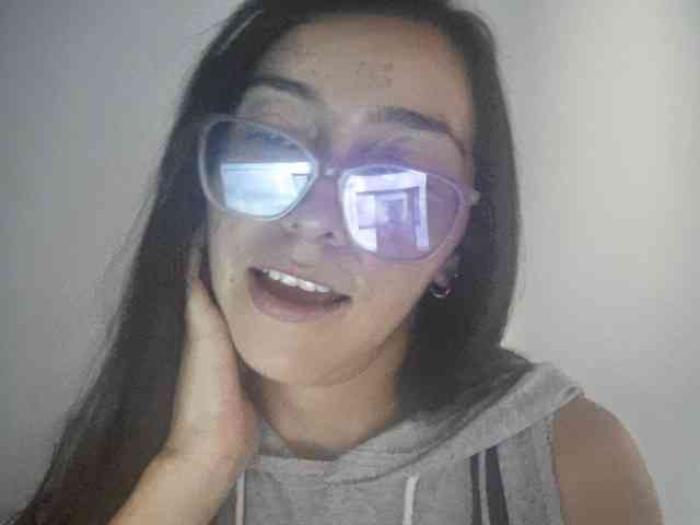 Creamymature webcam