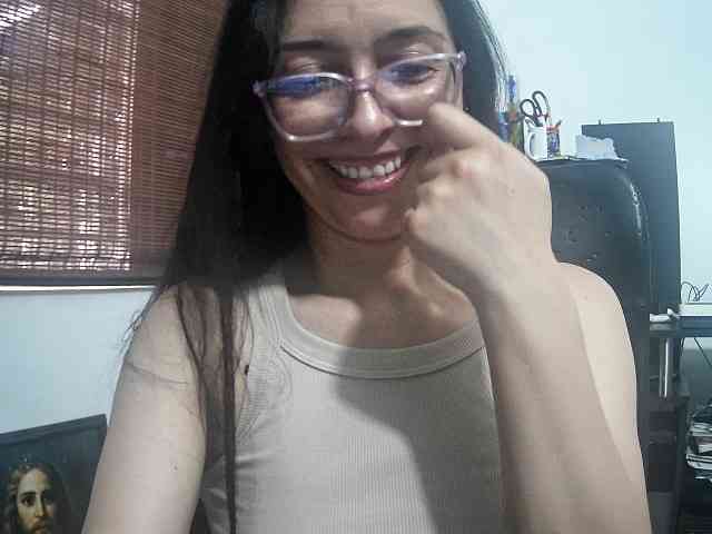 Creamymature webcam