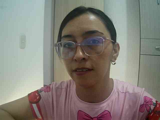 Creamymature webcam