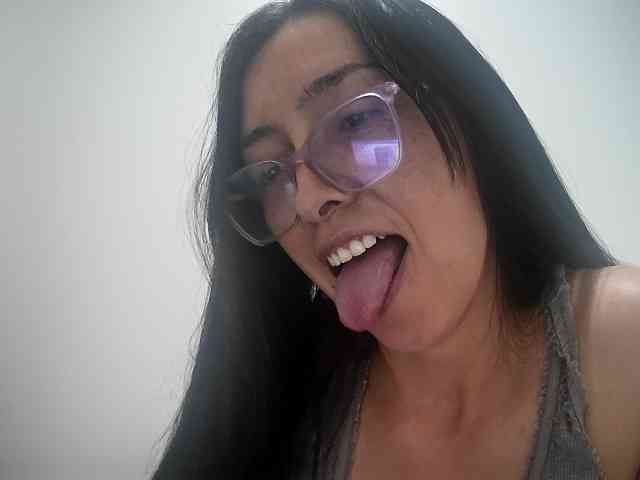 Creamymature webcam