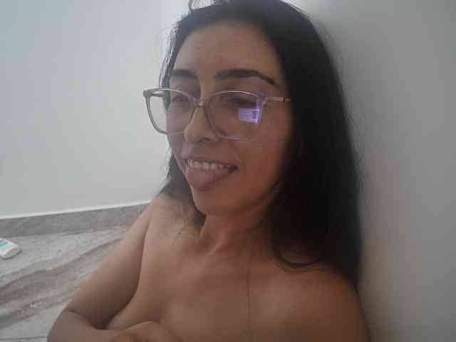 Creamymature webcam