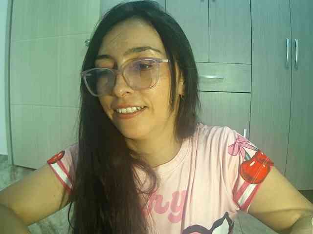 Creamymature webcam