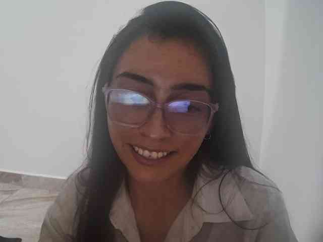 Creamymature webcam
