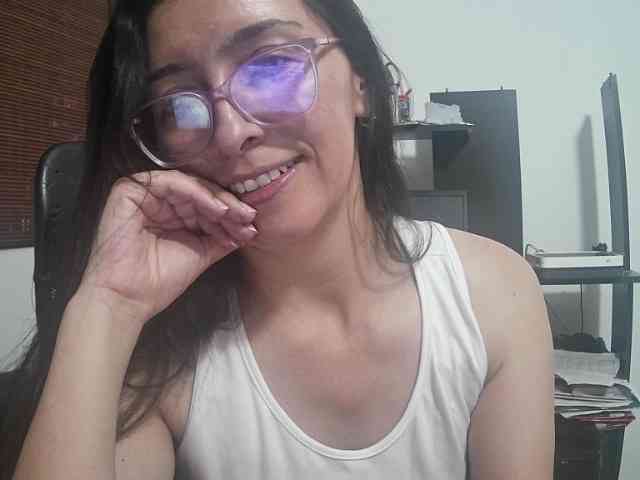 Creamymature webcam