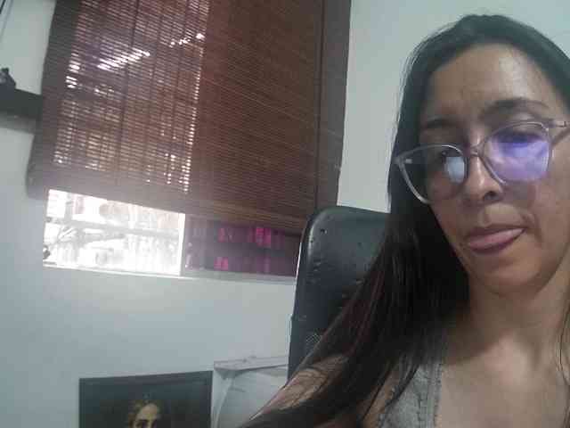 Creamymature webcam
