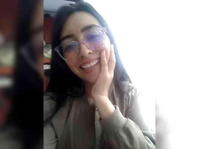 Creamymature webcam