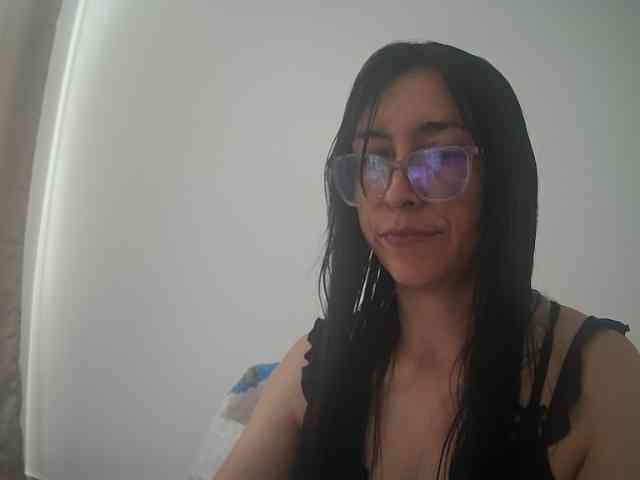 Creamymature webcam