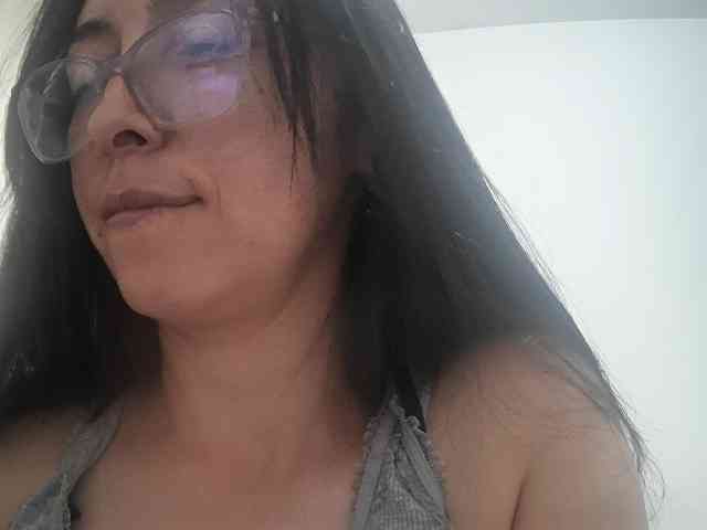 Creamymature webcam