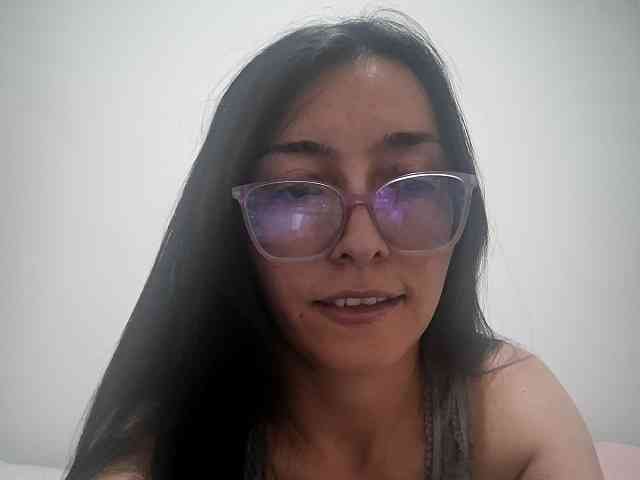 Creamymature webcam
