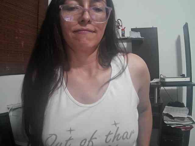 Creamymature webcam