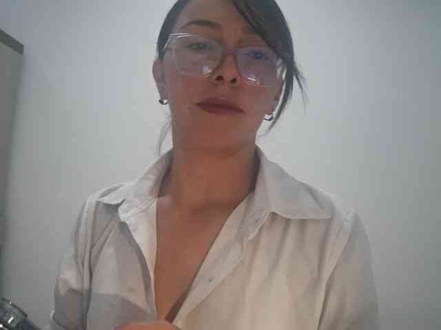 Creamymature webcam