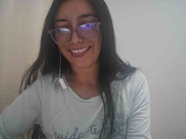 Creamymature webcam