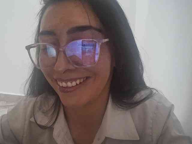 Creamymature webcam