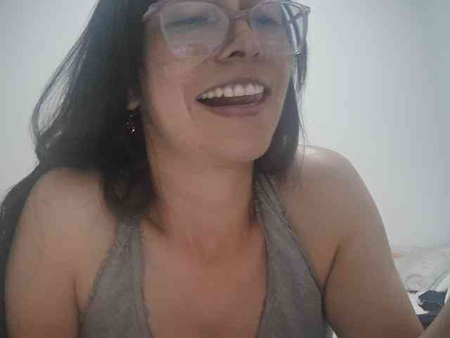 Creamymature webcam