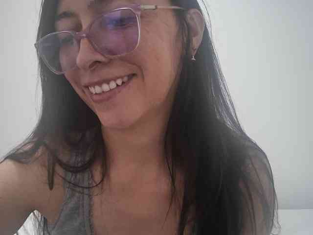 Creamymature webcam