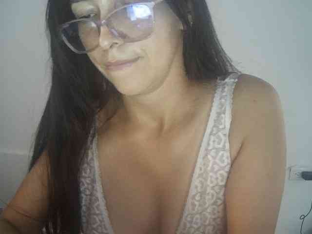 Creamymature webcam