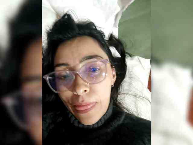 Creamymature webcam