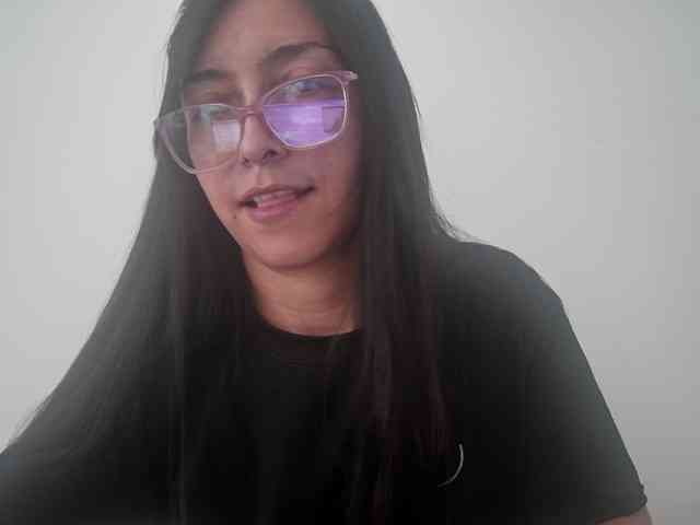 Creamymature webcam