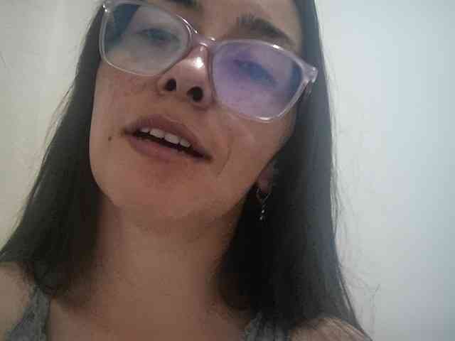 Creamymature webcam