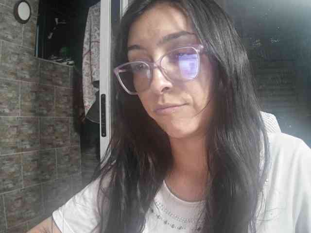Creamymature webcam