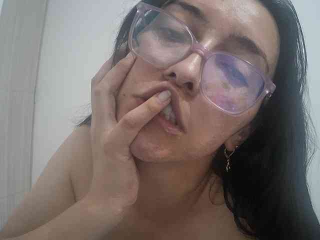 Creamymature webcam