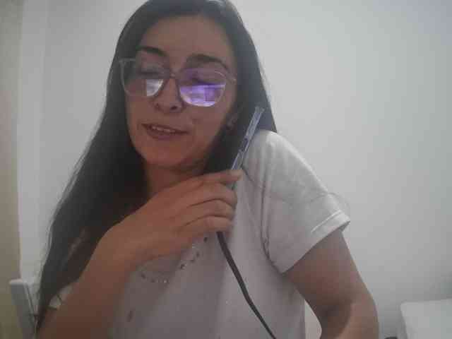 Creamymature webcam